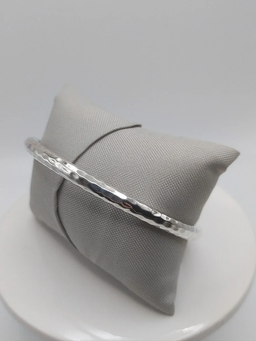 Silpada Retired Hammered Sterling Silver Bangle Vtg Bracelet, GC.